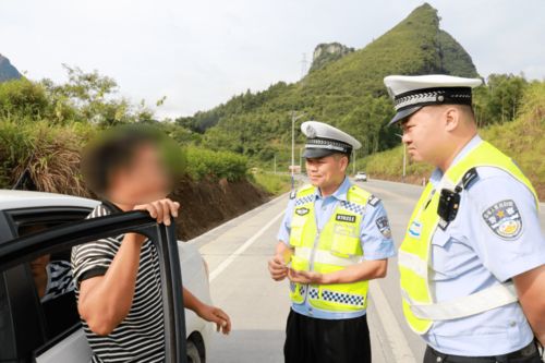 處罰 環(huán)江一教練不在指定道路進行機動車駕駛培訓學習